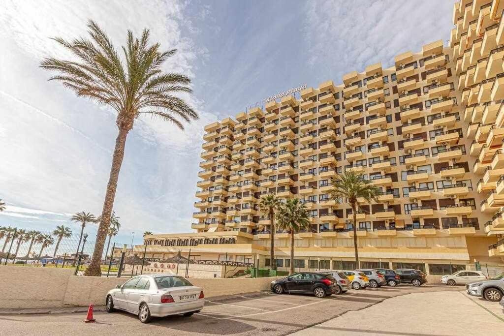 797 Holiday Rentals- Apartamento En Aloha Playa Frente Al Mar Benalmadena Luaran gambar