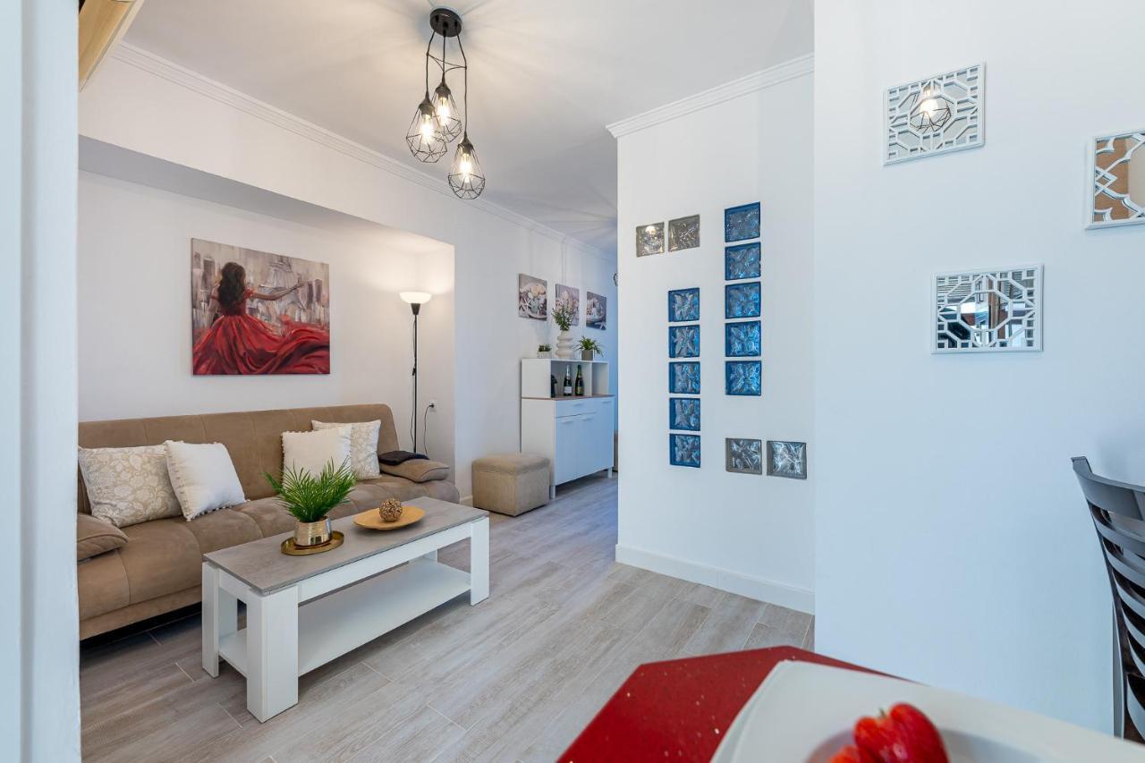 797 Holiday Rentals- Apartamento En Aloha Playa Frente Al Mar Benalmadena Luaran gambar