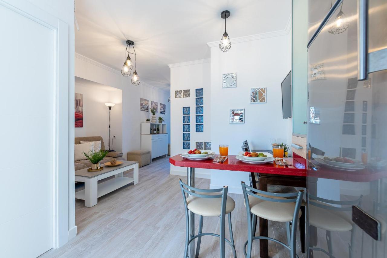 797 Holiday Rentals- Apartamento En Aloha Playa Frente Al Mar Benalmadena Luaran gambar
